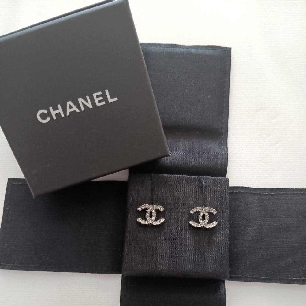 CHANEL CC Stud Earrings